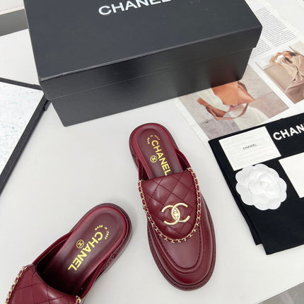 CHANEL 25S MULES WITH CHAIN DETAIL IN BURGUNDY CALFSKIN GOLD HARDWRE