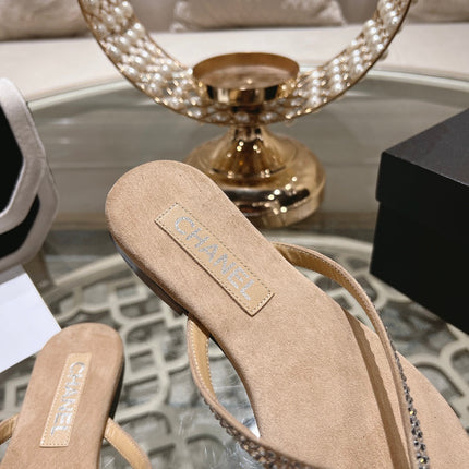 RHINESTONES THONG SANDAL IN SEPIA TAN SUEDE