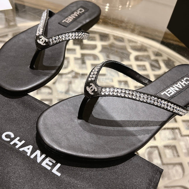 RHINESTONES THONG SANDAL IN BLACK LAMBSKIN