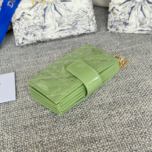 LADY JASMINE CARD HOLDER 10 IN LIGHT GREEN QUILTED PATENT CALFSKIN