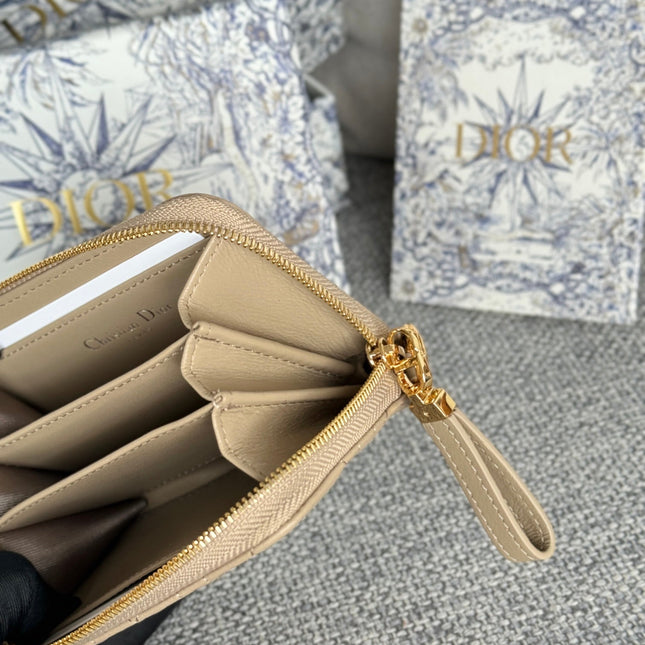 CARO SCARLET WALLET 11 IN BEIGE MACROCANNAGE CALFSKIN
