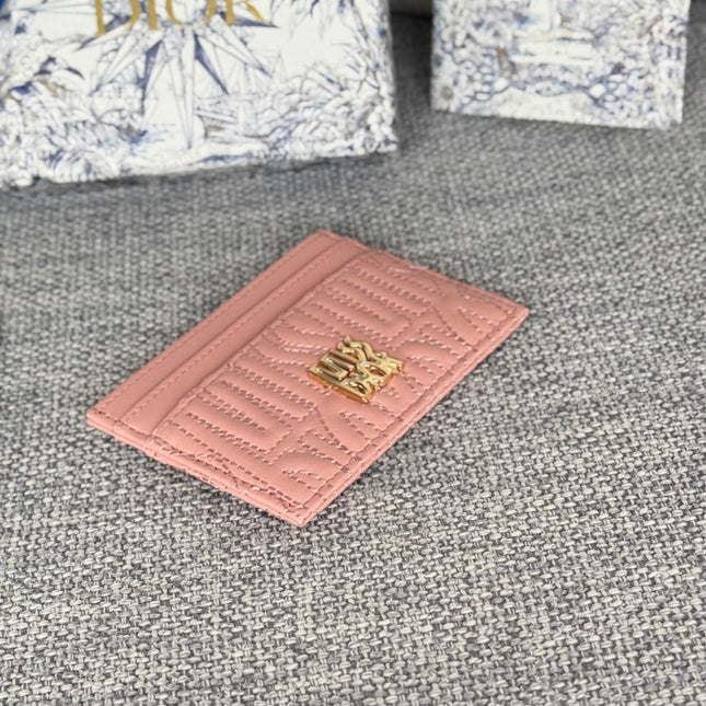FREESIA CARD HOLDER 10 IN BABY PINK QUILTED ALLOVER CALFSKIN