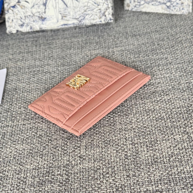 FREESIA CARD HOLDER 10 IN BABY PINK QUILTED ALLOVER CALFSKIN