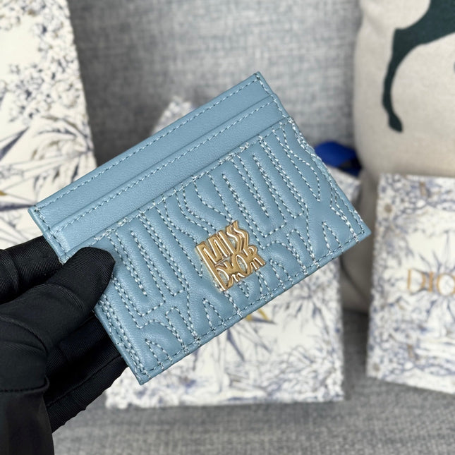 FREESIA CARD HOLDER 10 IN BABY BLUE QUILTED ALLOVER CALFSKIN