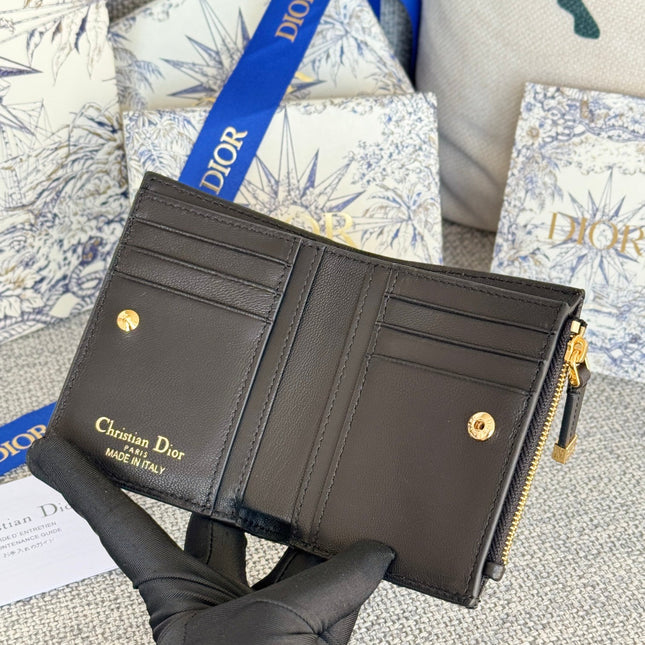 BIFOLD WALLET 11 IN BLACK QUILTED ALLOVER CALFSKIN