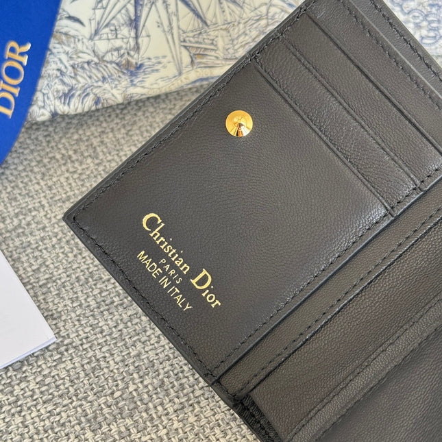 BIFOLD WALLET 11 IN BLACK QUILTED ALLOVER CALFSKIN