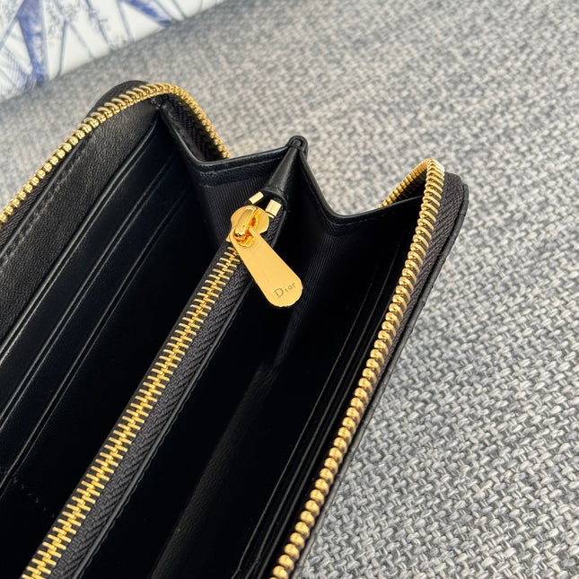 VERTICAL LONG ZIP WALLET 20 IN BLACK QUILTED ALLOVER CALFSKIN