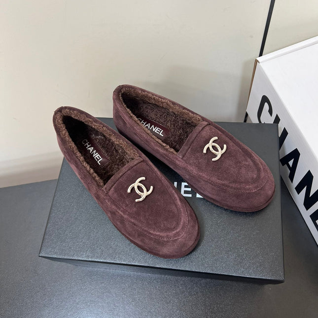 LOAFER IN CHESTNUT BROWN SUEDE AND SOLF FLEECE LINING