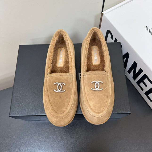 LOAFER IN SEPIA TAN SUEDE AND SOLF FLEECE LINING