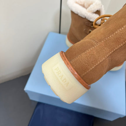 LACE-UP ANKLE BOOTS IN CAMEL SUEDE AND SHEARLING LINING