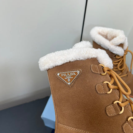 LACE-UP ANKLE BOOTS IN CAMEL SUEDE AND SHEARLING LINING