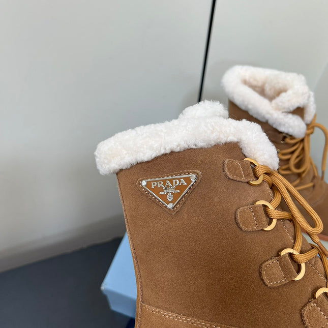 LACE-UP ANKLE BOOTS IN CAMEL SUEDE AND SHEARLING LINING