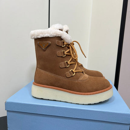 LACE-UP ANKLE BOOTS IN CAMEL SUEDE AND SHEARLING LINING