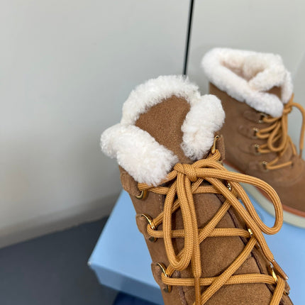 LACE-UP ANKLE BOOTS IN CAMEL SUEDE AND SHEARLING LINING