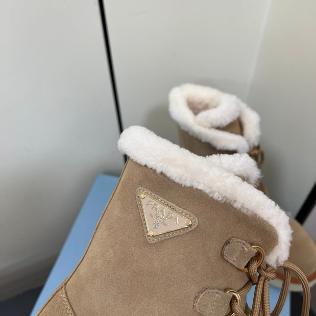 LACE-UP ANKLE BOOTS IN TAN BEIGE SUEDE AND SHEARLING LINING