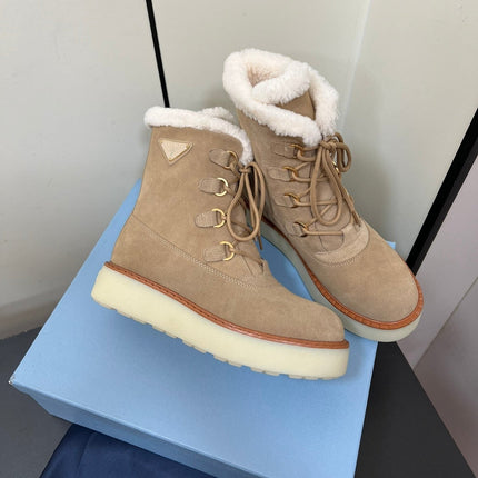 LACE-UP ANKLE BOOTS IN TAN BEIGE SUEDE AND SHEARLING LINING