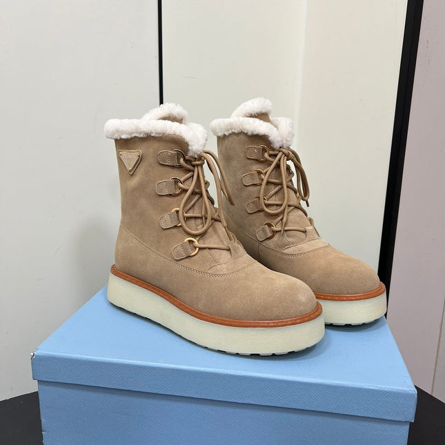 LACE-UP ANKLE BOOTS IN TAN BEIGE SUEDE AND SHEARLING LINING