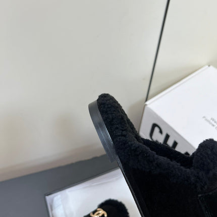 LOAFERS MULE IN BLACK SUEDE AND FLEECE LINING