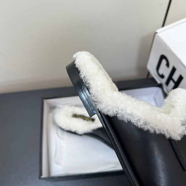 LOAFERS MULE IN BLACK CALFSKIN AND WHITE FLEECE LINING