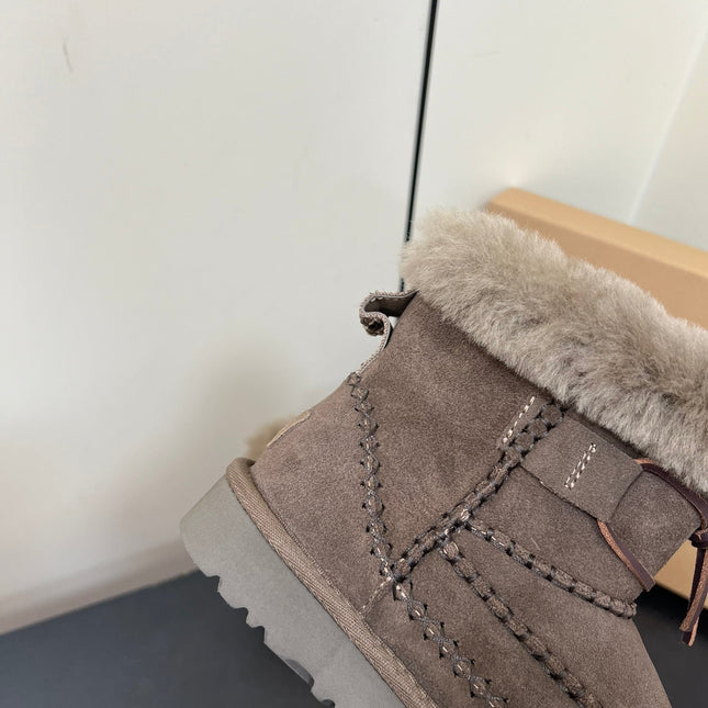 CLASSIC MINI ALPINE IN CEDAR BROWN SUEDE AND FLEECE
