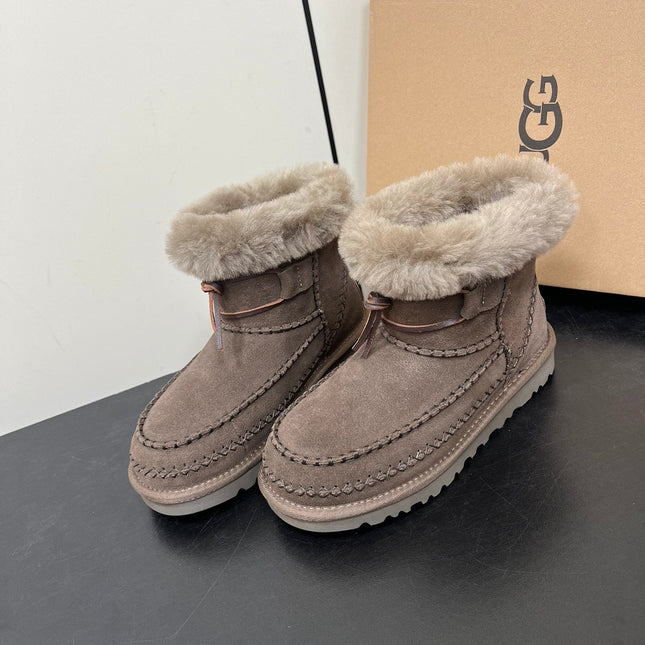 CLASSIC MINI ALPINE IN CEDAR BROWN SUEDE AND FLEECE