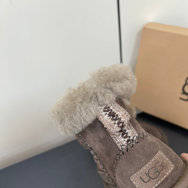 CLASSIC MINI ALPINE IN CEDAR BROWN SUEDE AND FLEECE