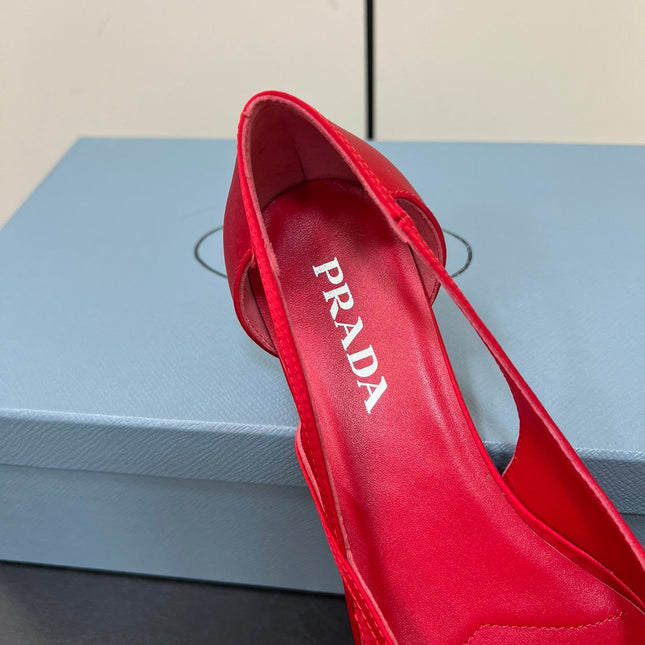 CUT-OUT BALLERINAS IN RED SATIN