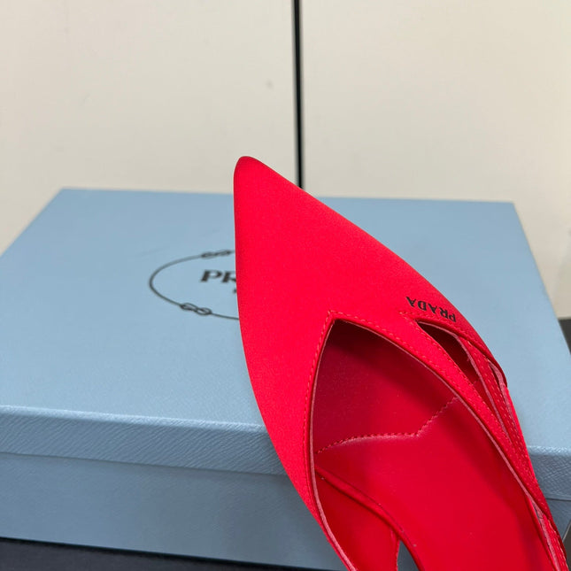 CUT-OUT BALLERINAS IN RED SATIN