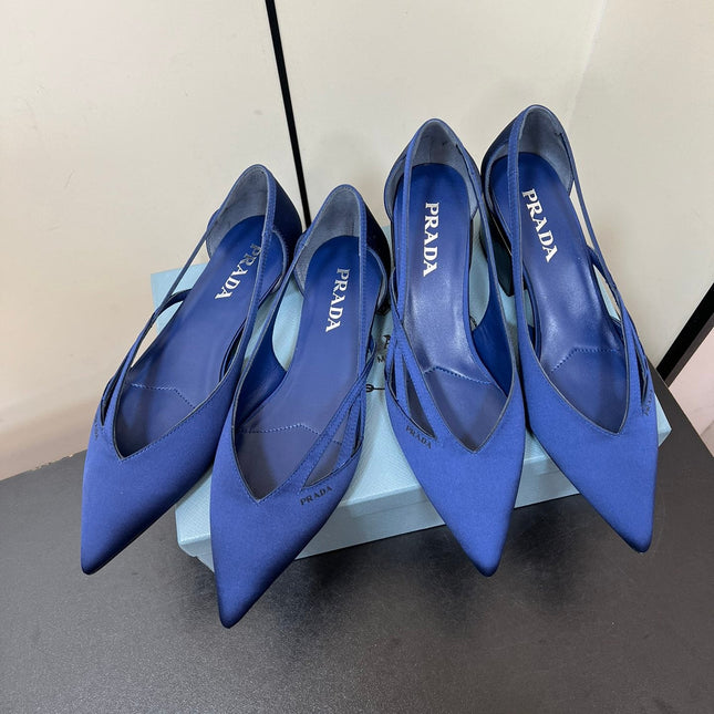 CUT-OUT BALLERINAS IN NAVY BLUE SATIN