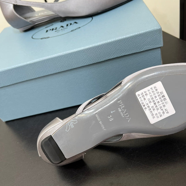 CUT-OUT BALLERINAS IN WARM GRAY SATIN