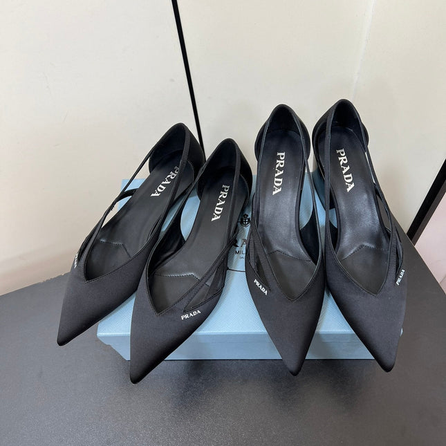 CUT-OUT BALLERINAS IN BLACK SATIN