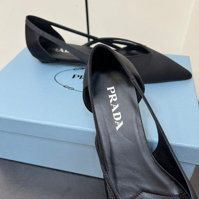 CUT-OUT BALLERINAS IN BLACK SATIN