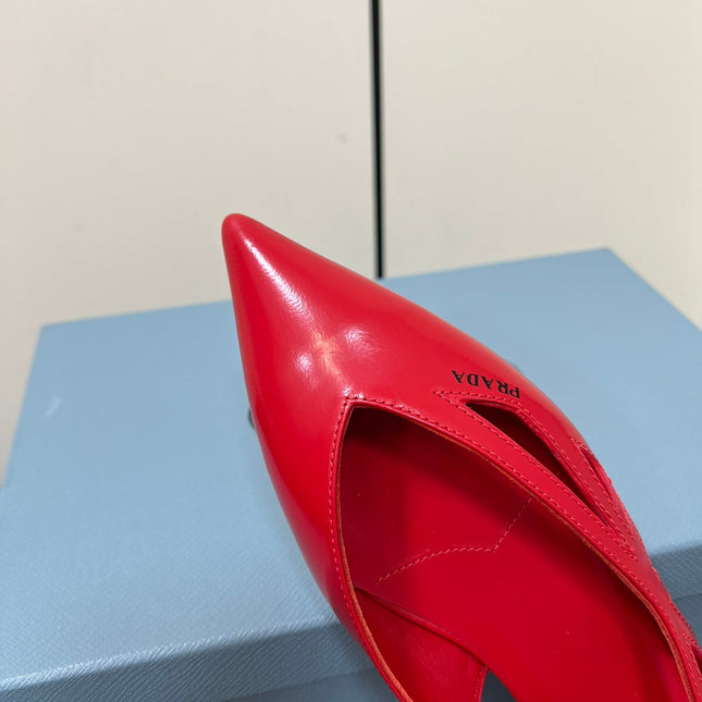 BRUSHED CUT-OUT BALLERINA FLAT IN RED CALFSKIN
