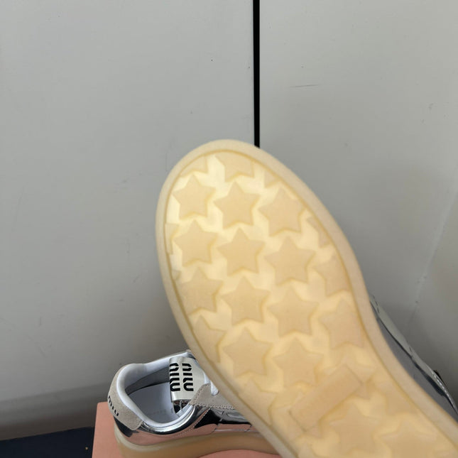 THICK-SOLED RETRO SNEAKERS IN SILVER METALLIC LAMBSKIN AND BEIGE SUEDE