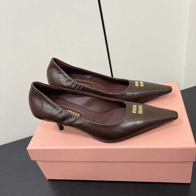 POINTED-TOE MID HEEL PUMPS IN CHOCOLATE SMOOTH LAMBSKIN