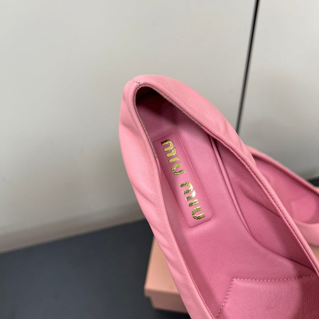 POINTED-TOE MID HEEL PUMPS IN PINK SMOOTH LAMBSKIN