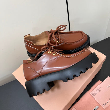 LACE-UP LOAFERS WITH THICK SOLE IN RED BROWN SHINY SHEEPSKIN