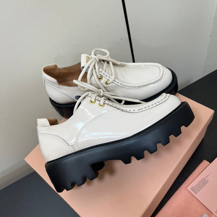 LACE-UP LOAFERS WITH THICK SOLE IN WHITE SHINY SHEEPSKIN