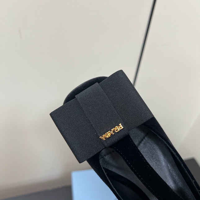 BOW MARY JANE PUMPS WITH T-STRAP IN BLACK VELVET