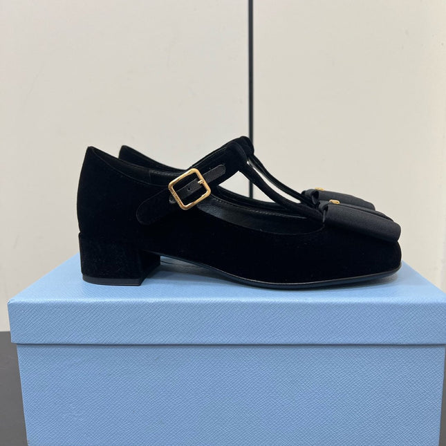 BOW MARY JANE PUMPS WITH T-STRAP IN BLACK VELVET