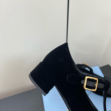 BOW MARY JANE PUMPS WITH T-STRAP IN BLACK VELVET