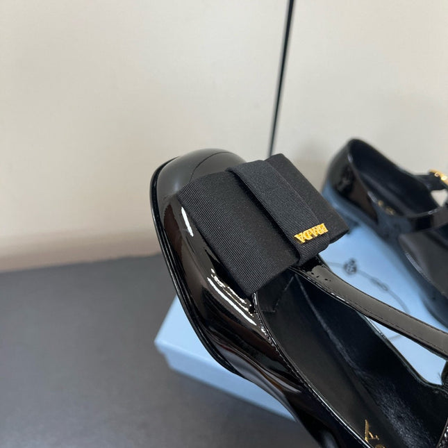 BOW MARY JANE PUMPS WITH T-STRAP IN BLACK GLOSSY CALFSKIN