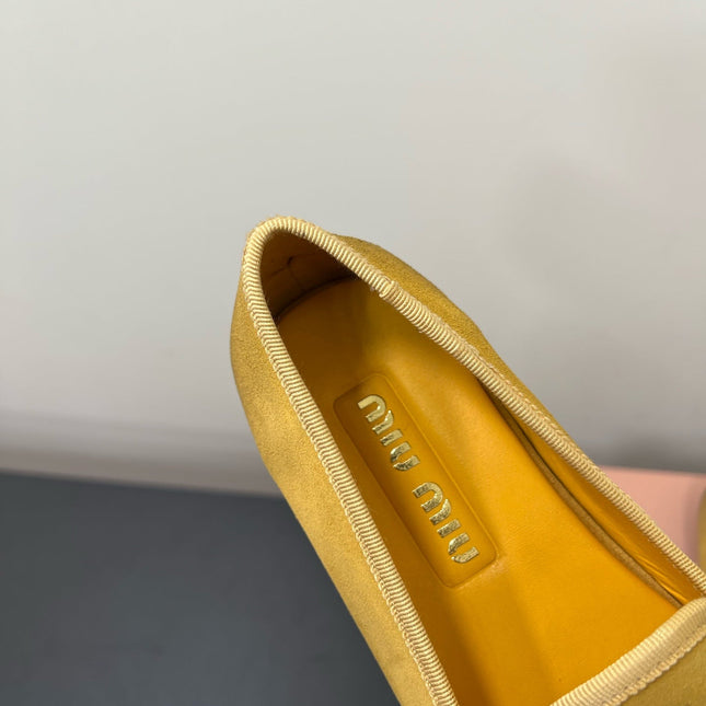 LOAFERS WITH BOW IN DUST YELLOW SUEDE
