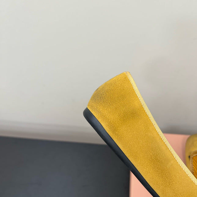 LOAFERS WITH BOW IN DUST YELLOW SUEDE