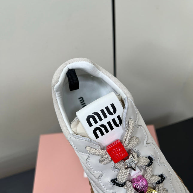 TYRE SNEAKERS IN OFF WHITE TECHNICAL FABRIC AND SUEDE WITH STICKER