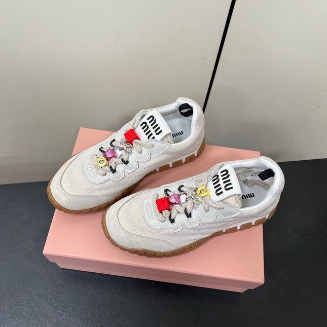 TYRE SNEAKERS IN OFF WHITE TECHNICAL FABRIC AND SUEDE WITH STICKER