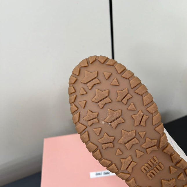 TYRE SNEAKERS IN OFF WHITE TECHNICAL FABRIC AND SUEDE WITH STICKER