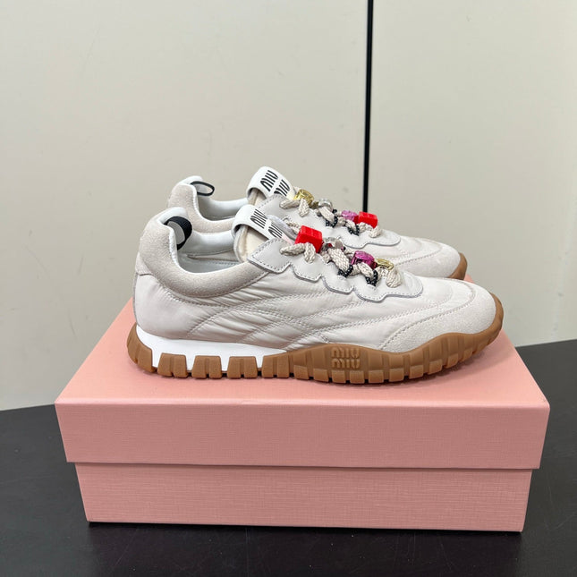 TYRE SNEAKERS IN OFF WHITE TECHNICAL FABRIC AND SUEDE WITH STICKER