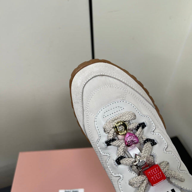 TYRE SNEAKERS IN OFF WHITE TECHNICAL FABRIC AND SUEDE WITH STICKER