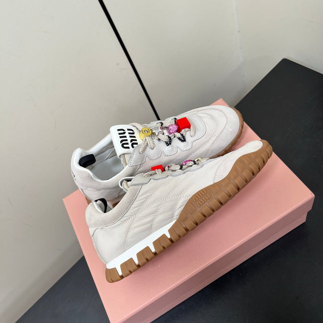 TYRE SNEAKERS IN OFF WHITE TECHNICAL FABRIC AND SUEDE WITH STICKER